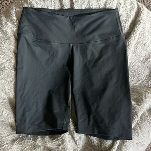 Women’s Nobull Matte high-rise 6” shorts